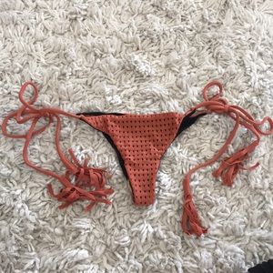 ACACIA Li Hing Mesh Bottom